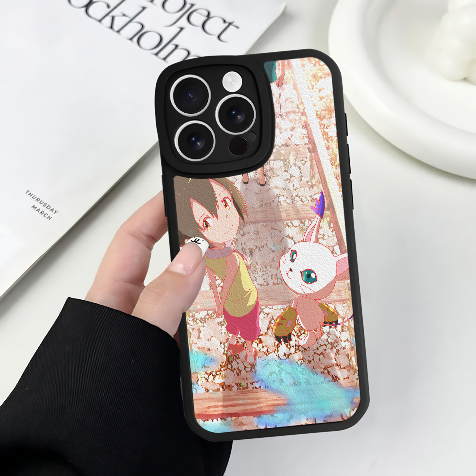 （画像用） Digimon デジタルモンスター/デジモン 【iPhone 16シリーズ対応】シリコンスマホケース（レザー調） 材質：シリコン
